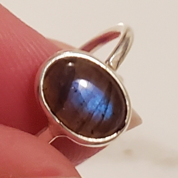 Labradorite Silver Ring - Picture 2 of 8
